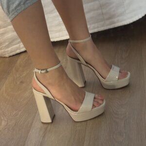 Steve Madden Size 7 Lessa Bone Patent Platform